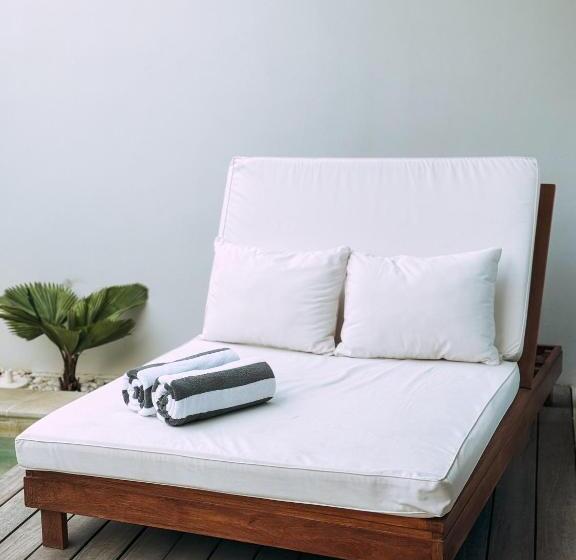 فندق Neptune Studios Adults Only