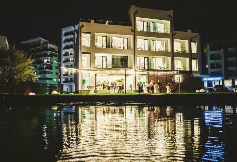 فندق Poeme Mamaia Retreat