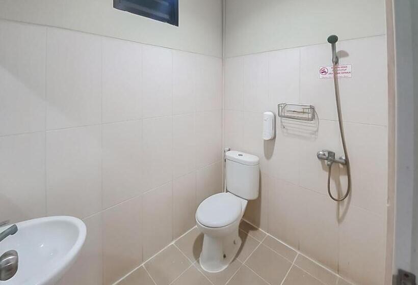 호텔 Reddoorz Plus At Pelita Guest House Balikpapan