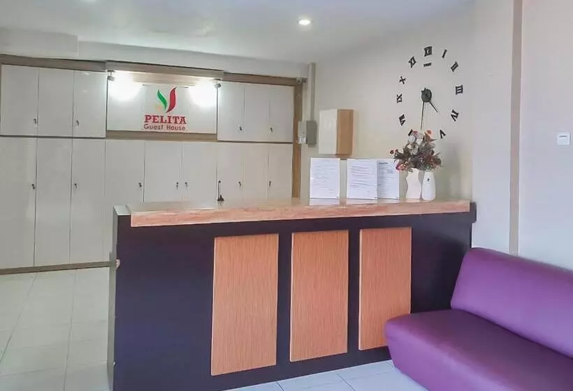 ホテル Reddoorz Plus At Pelita Guest House Balikpapan
