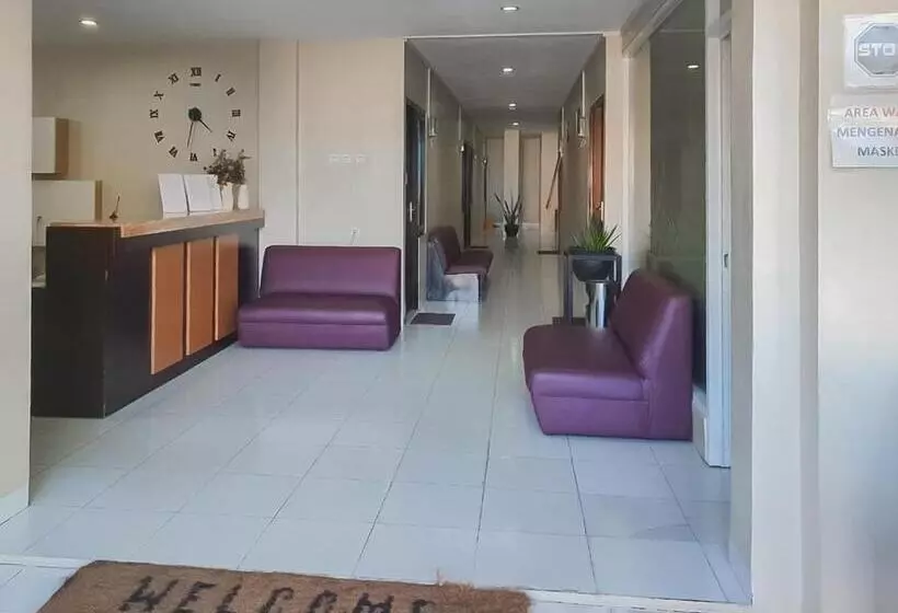 ホテル Reddoorz Plus At Pelita Guest House Balikpapan