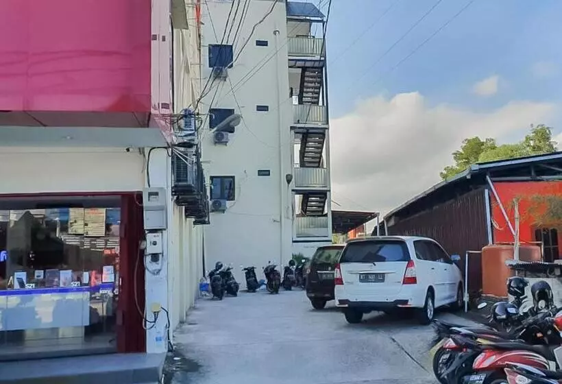 ホテル Reddoorz Plus At Pelita Guest House Balikpapan