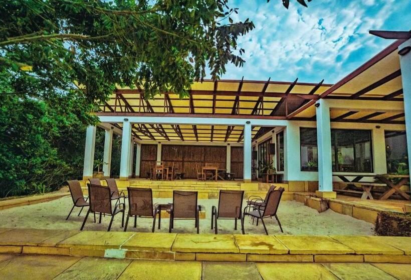 Hotel Sky Island Resort