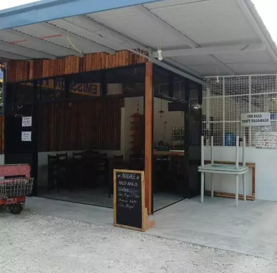 Lr Hostel And Cafe