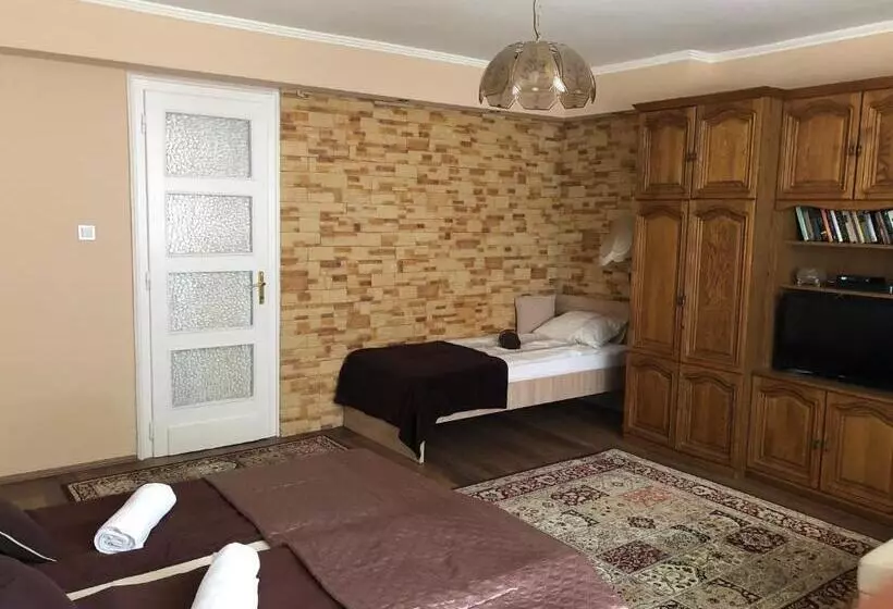 پانسیون Renáta Vendégház