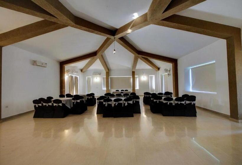 منتجع Corbett Tusker Trail