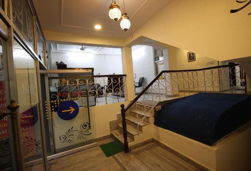 Royal Retreat By Hotel Aditya Inn