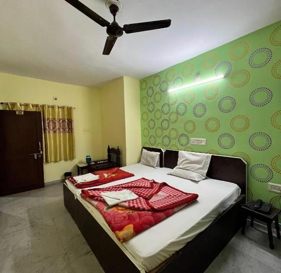 בית מלון כפרי Gokul Palace