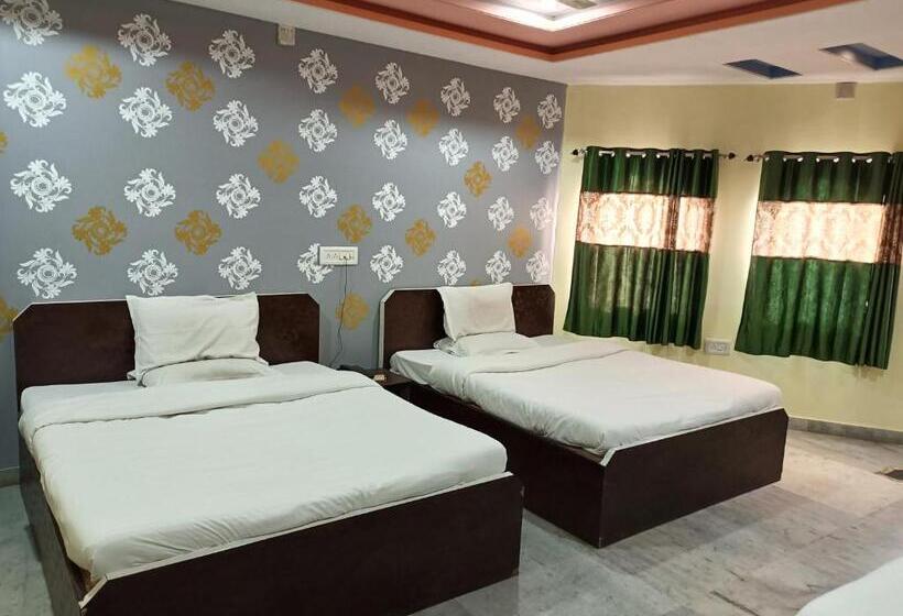 בית מלון כפרי Gokul Palace