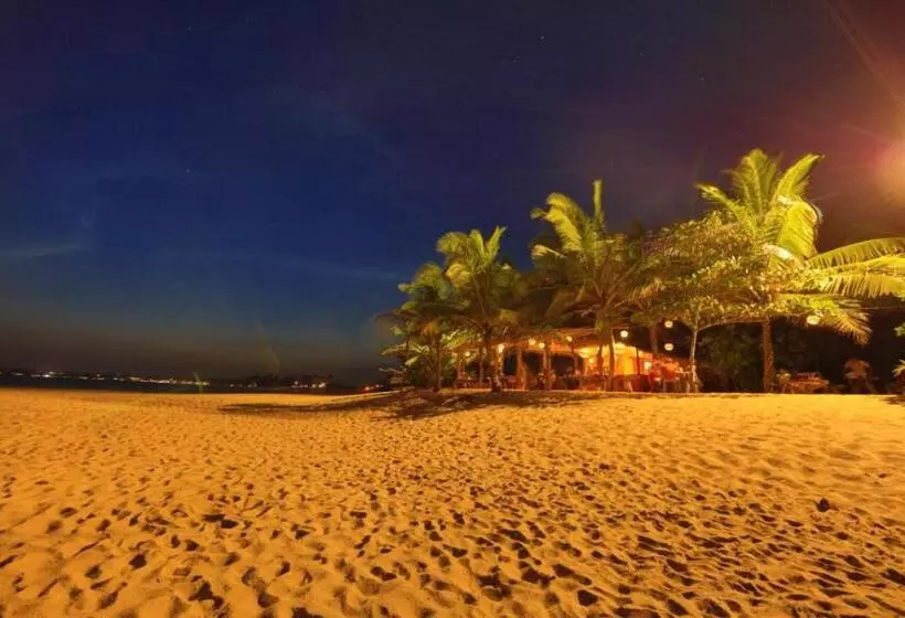 هتل Shiva S Beach Cabanas
