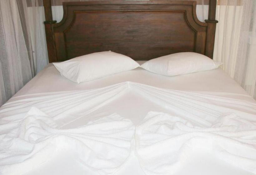 هتل Shiva S Beach Cabanas