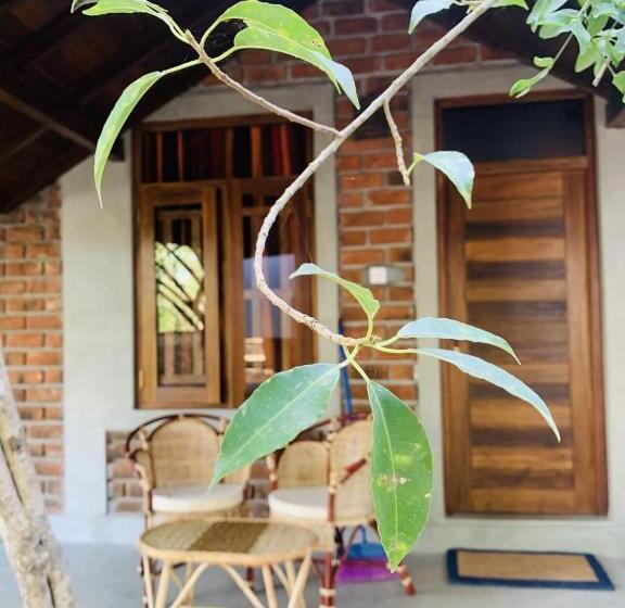 هتل Shiva S Beach Cabanas