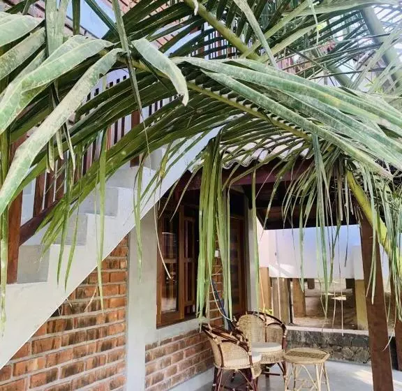 هتل Shiva S Beach Cabanas