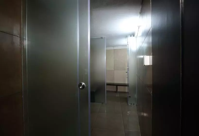 ホテル Royal Plaza Suites By Rak Rooms