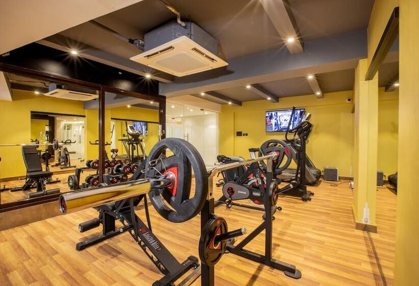 هتل Royal Plaza Suites By Rak Rooms