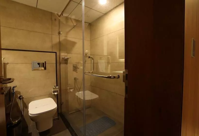 ホテル Royal Plaza Suites By Rak Rooms