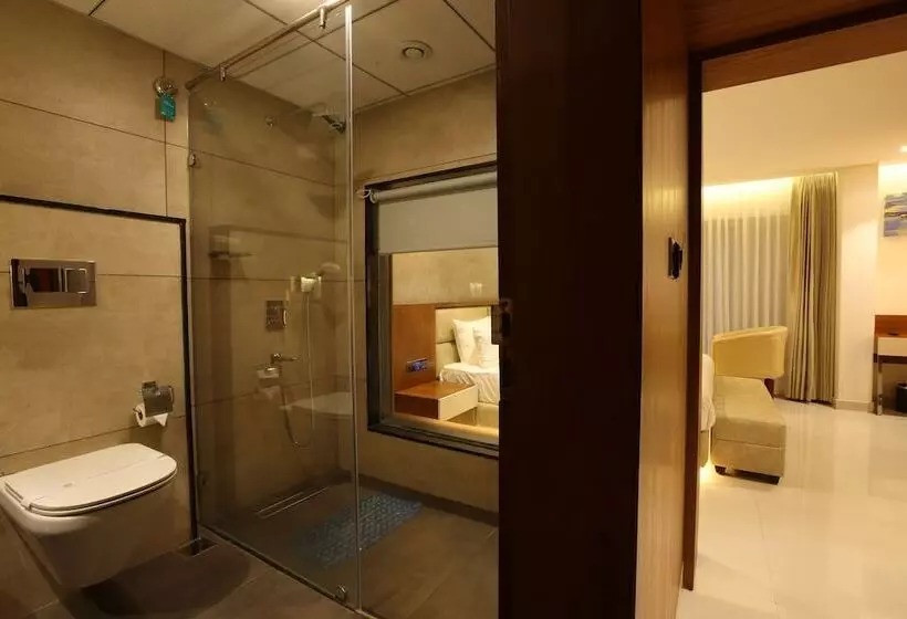 ホテル Royal Plaza Suites By Rak Rooms