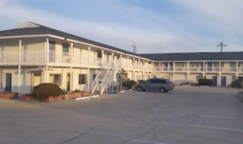 فندق على الطريق American Inn