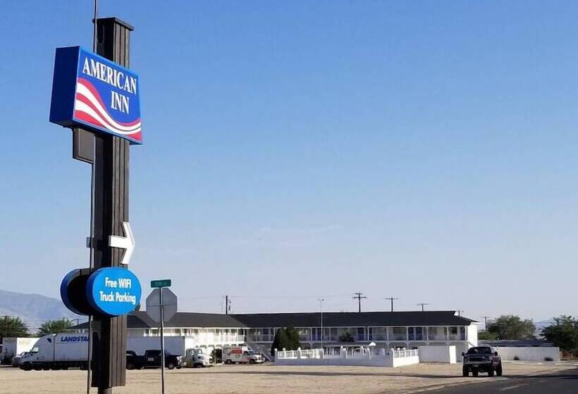 فندق على الطريق American Inn