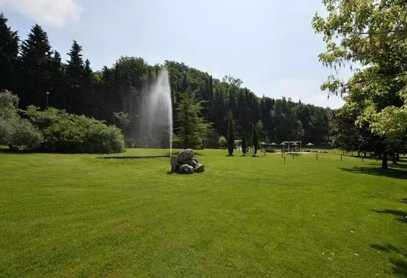 Majatalo Resort La Mola