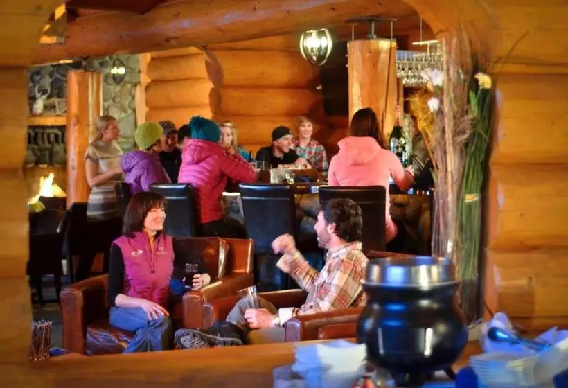 Lomakeskus Tyax Lodge & Heliskiing