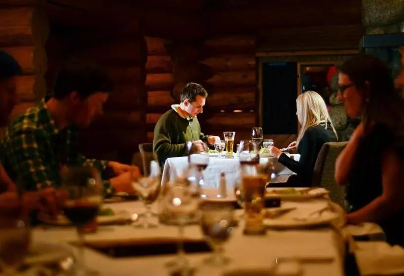 Lomakeskus Tyax Lodge & Heliskiing