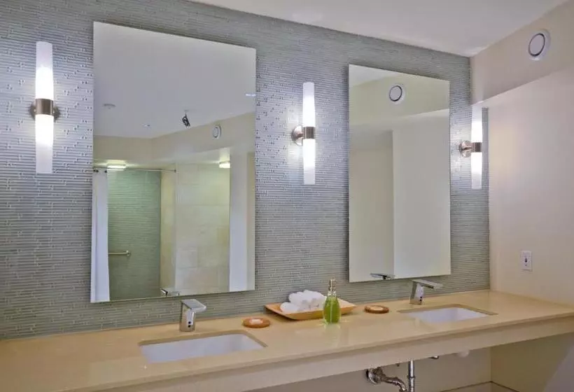 Lomakeskus Tyax Lodge & Heliskiing