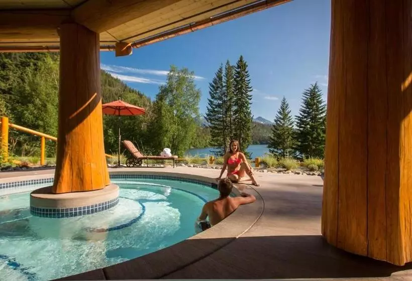 Lomakeskus Tyax Lodge & Heliskiing