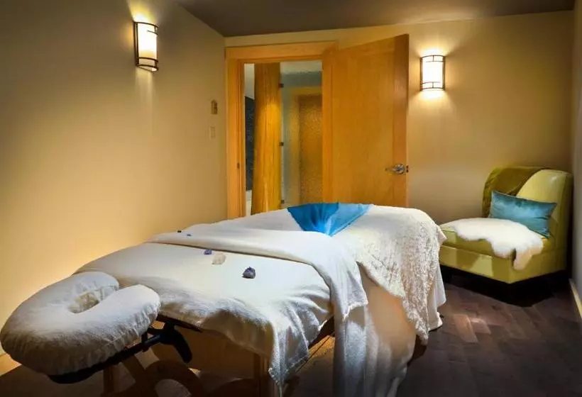 Lomakeskus Tyax Lodge & Heliskiing