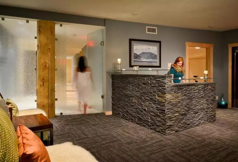 Lomakeskus Tyax Lodge & Heliskiing