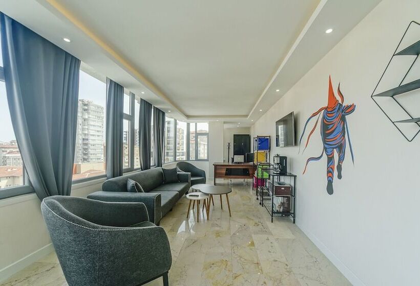 הוסטל Manu Startup House