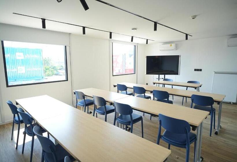 Go! Hotel Ban Chang At Robinson Lifestyle Ban Chang