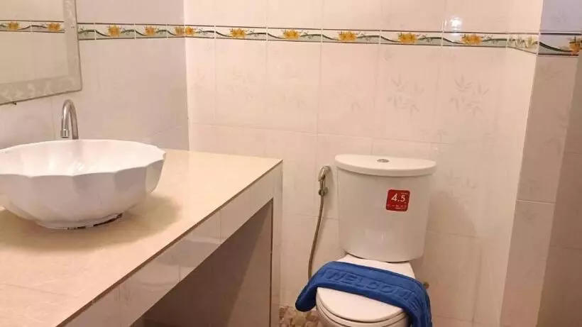 Hotelli Baan Suan Villas Resort