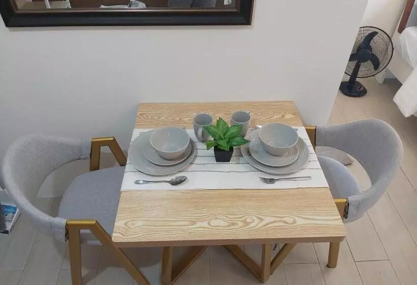هتل Pasay Staycation With Parking Space In 150 Newport Boulevard Near Resort World & Naia T3