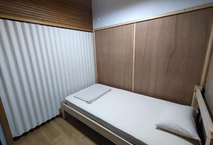 Vandrarhem Guesthouse Tonari