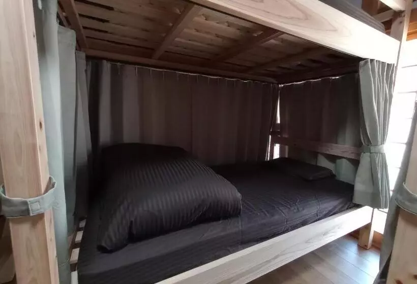 Retkeilymaja Guesthouse Tonari