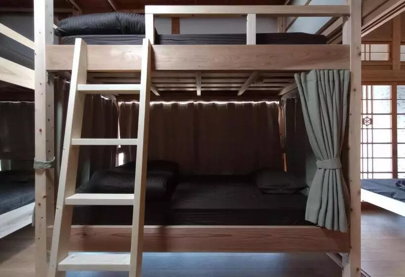 Retkeilymaja Guesthouse Tonari