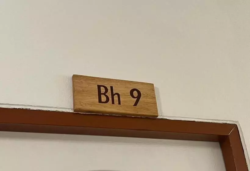 Baan Hall Hostel