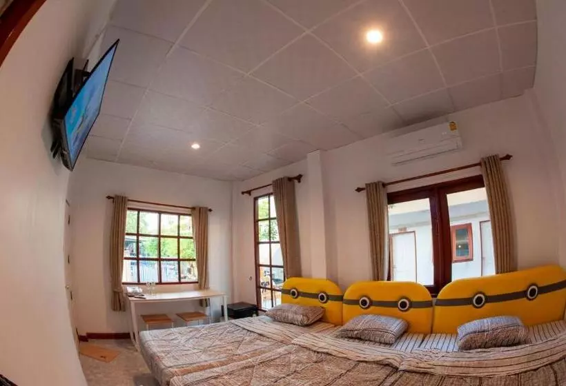 Baan Hall Hostel