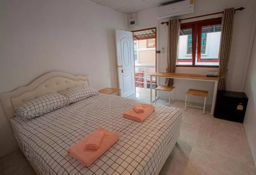 Baan Hall Hostel