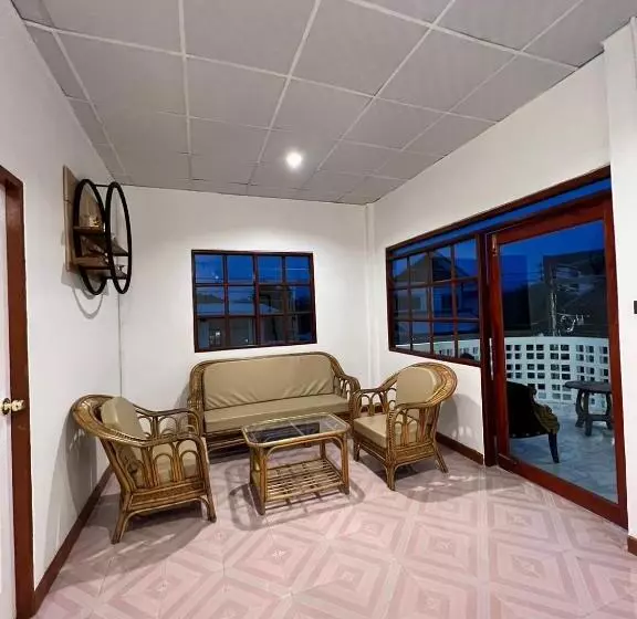 Baan Hall Hostel