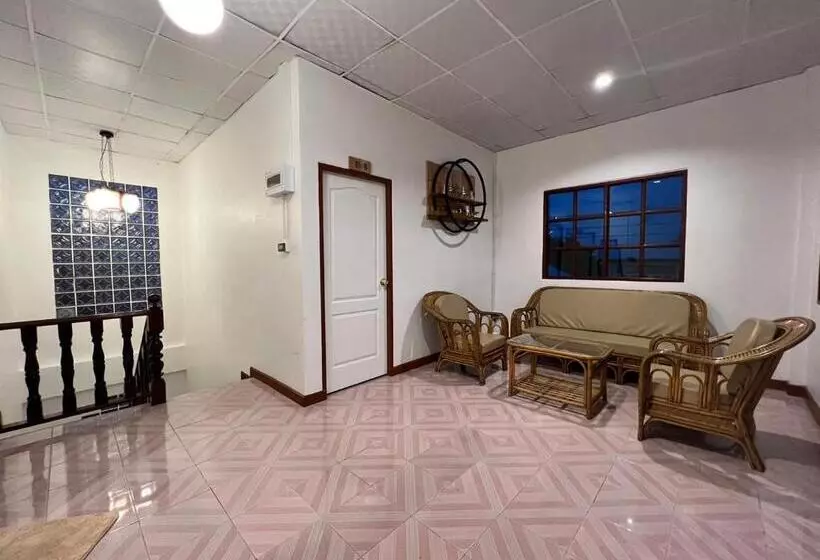 Baan Hall Hostel