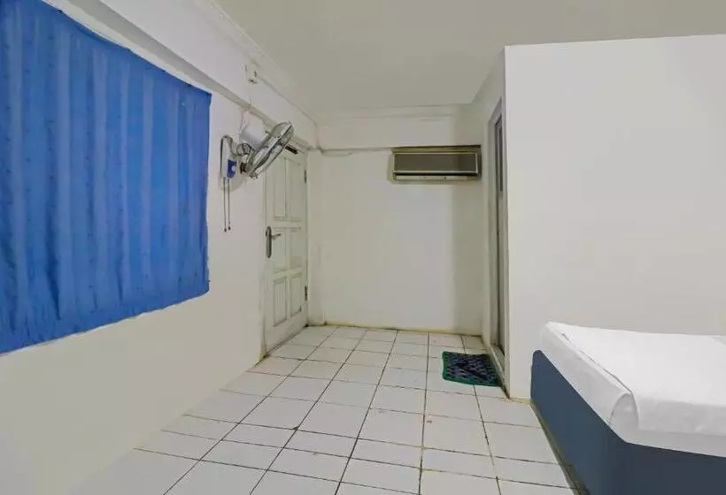 Hotelli Oyo 92484 Wisma Permata Syariah