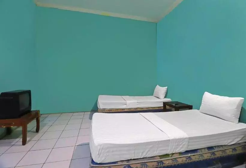 Hotelli Oyo 92484 Wisma Permata Syariah