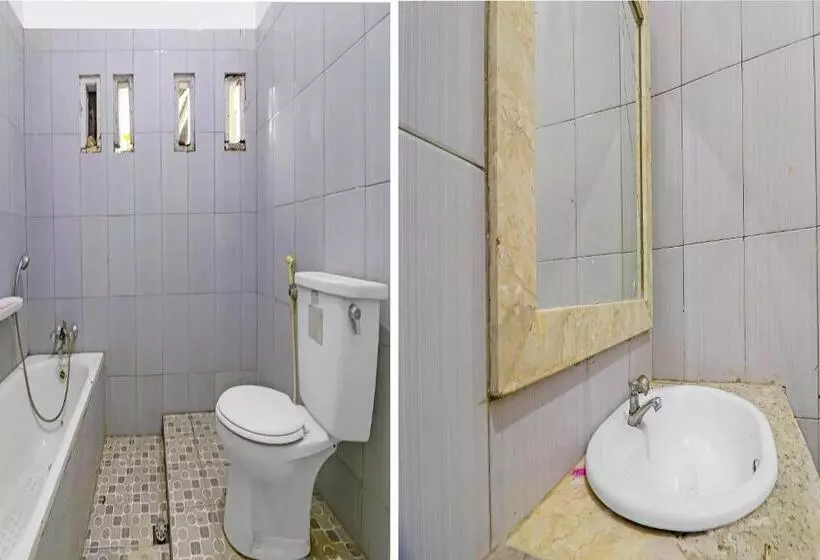 Hotelli Oyo 92484 Wisma Permata Syariah