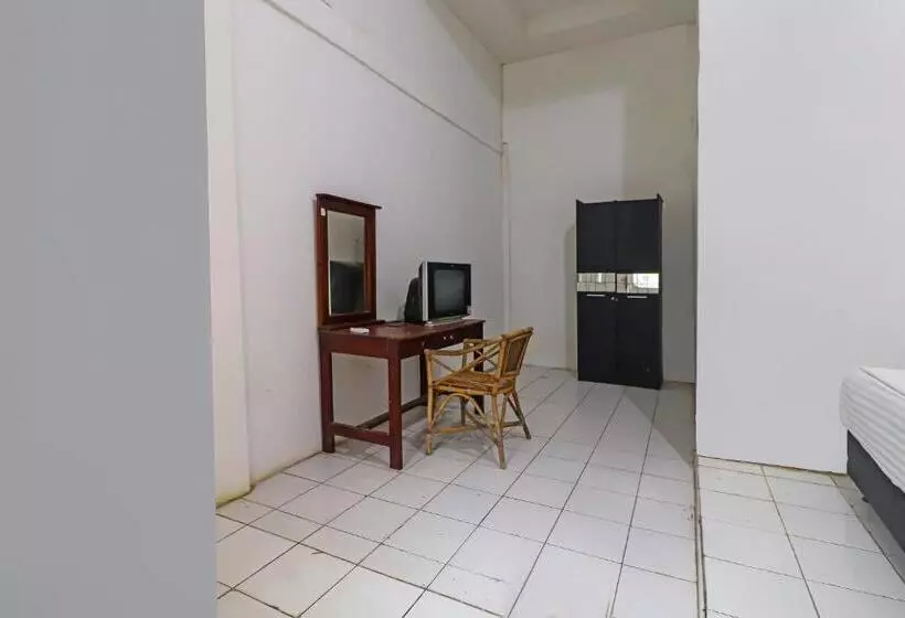 Hotelli Oyo 92484 Wisma Permata Syariah