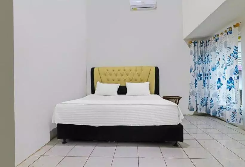 Hotelli Oyo 92484 Wisma Permata Syariah