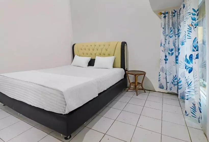 Hotelli Oyo 92484 Wisma Permata Syariah