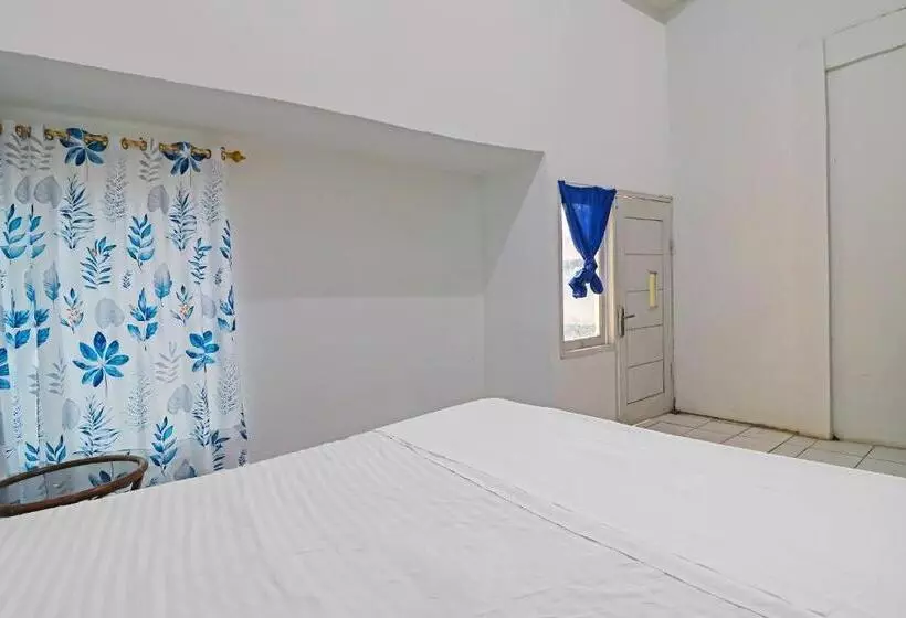 Hotelli Oyo 92484 Wisma Permata Syariah