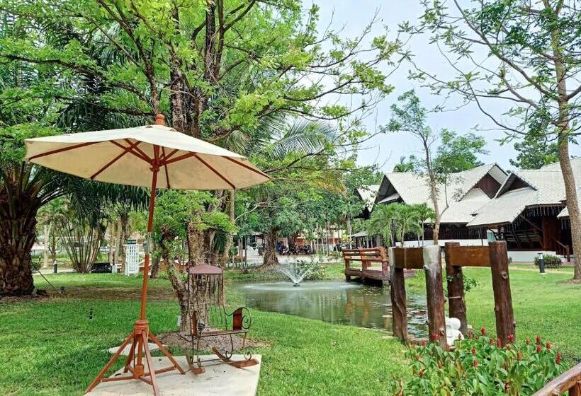 Nan Bluesky Resort And Spa